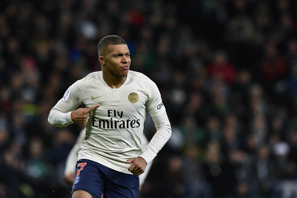 某东部球队高管：马刺搞来字母哥明年能成夺冠大热 他和文班互补